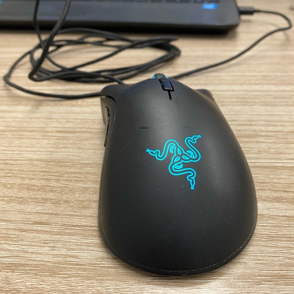 👉🏼SOLD👈🏼 M Razer DeathAdder Elite Wired Optical Gaming Mouse Chroma Lighting - Picture 4 of 8